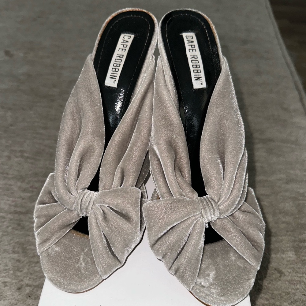 Cape Robbin Suede Heels